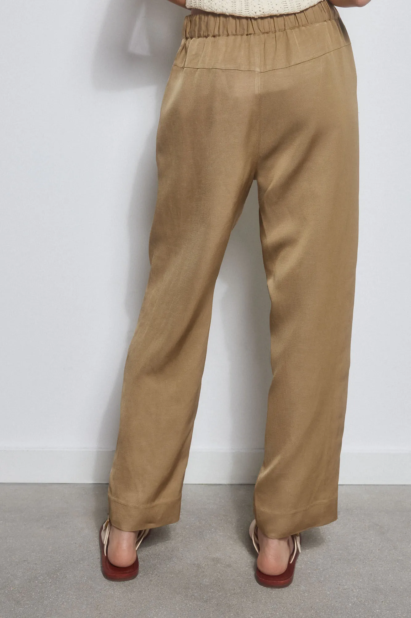 Fluid tie trousers