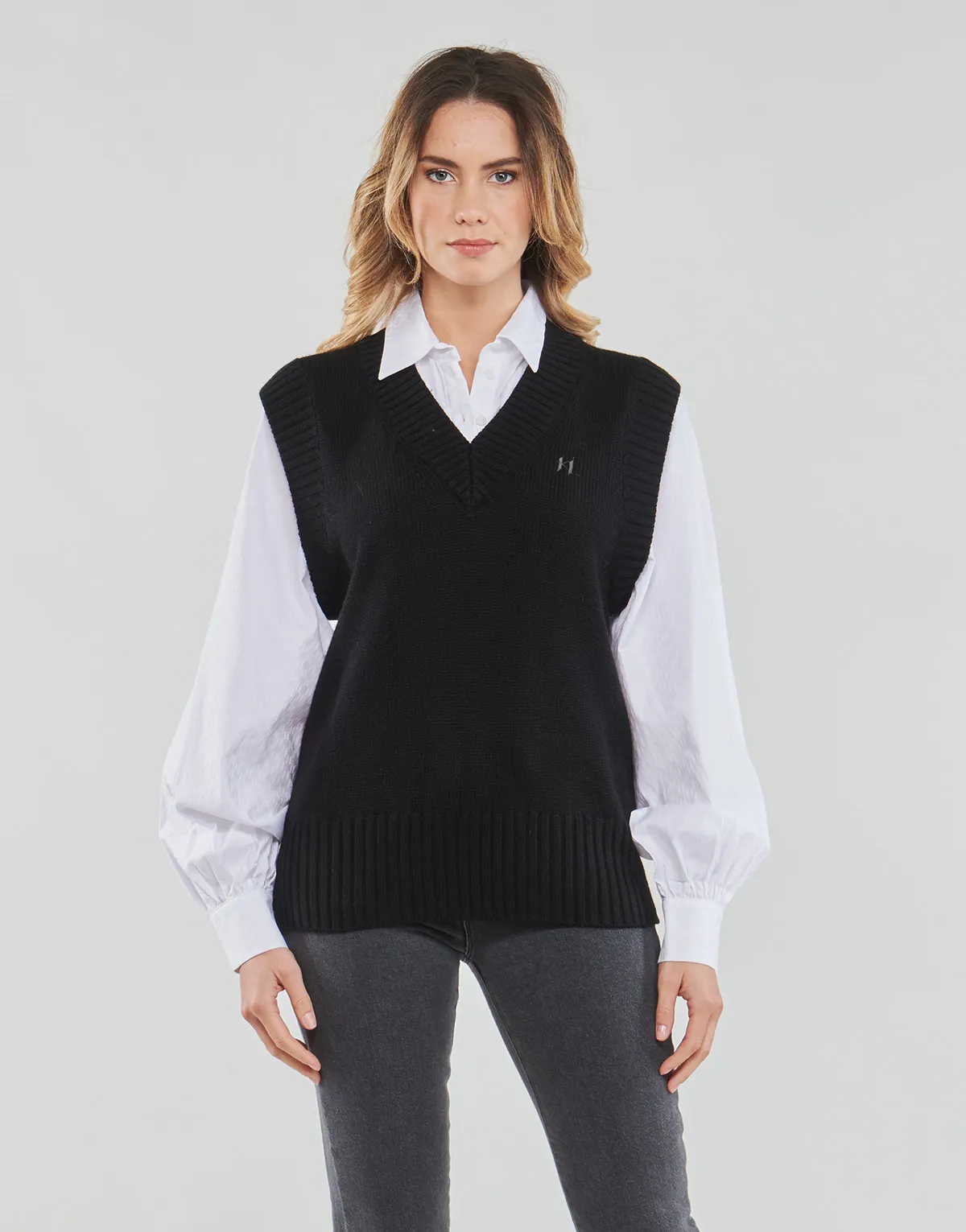 KNIT VEST W/ POPLIN SHIRT