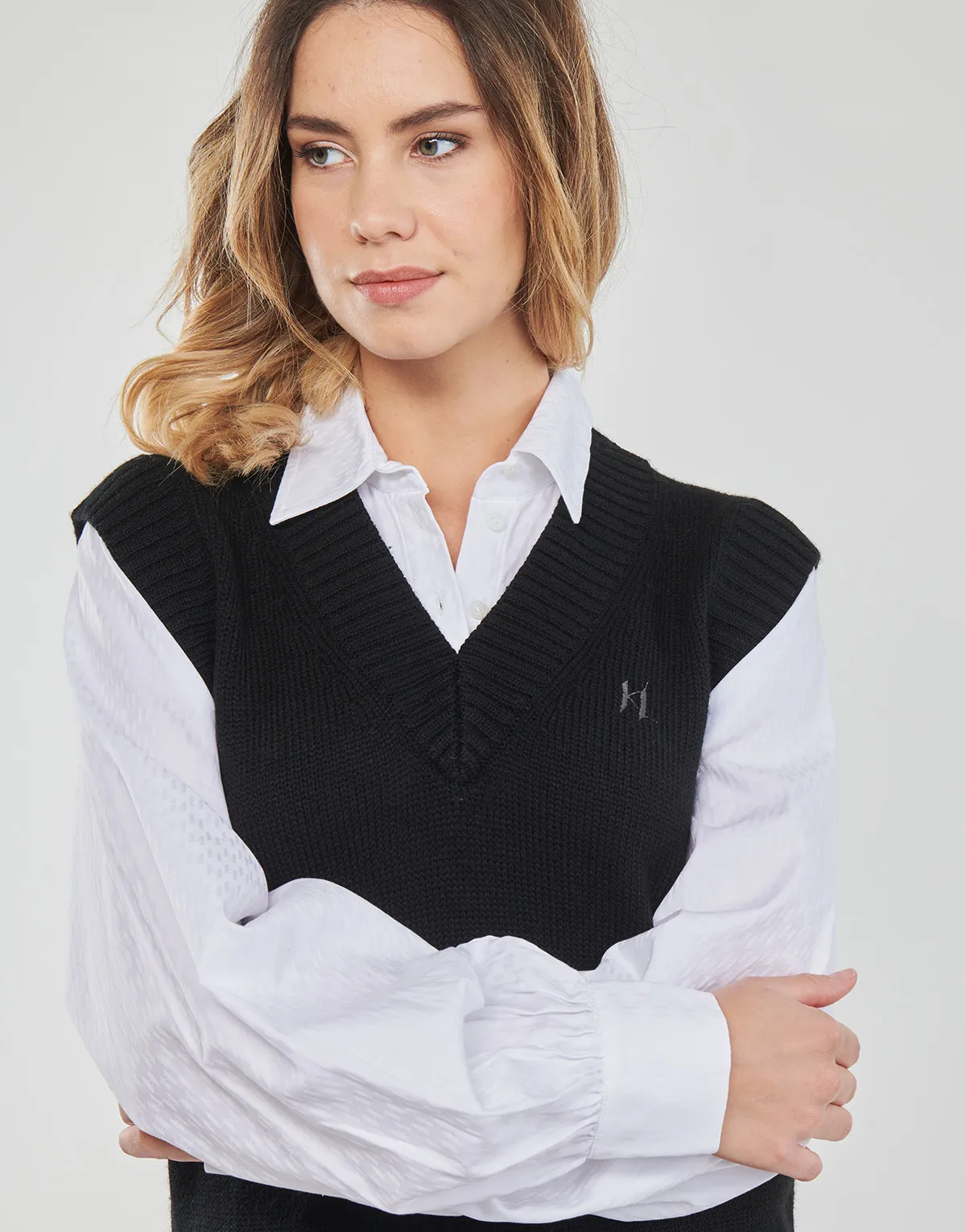 KNIT VEST W/ POPLIN SHIRT